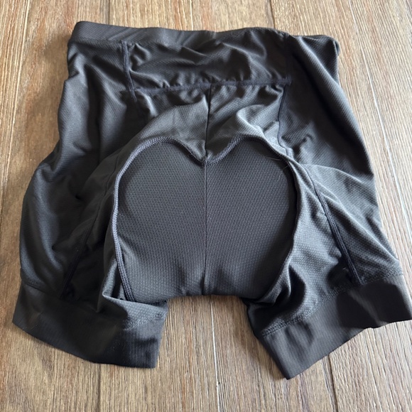 Souke Cycling Shorts • Padded Bike Shorts • Black Performance Ridewear - Picture 5 of 7